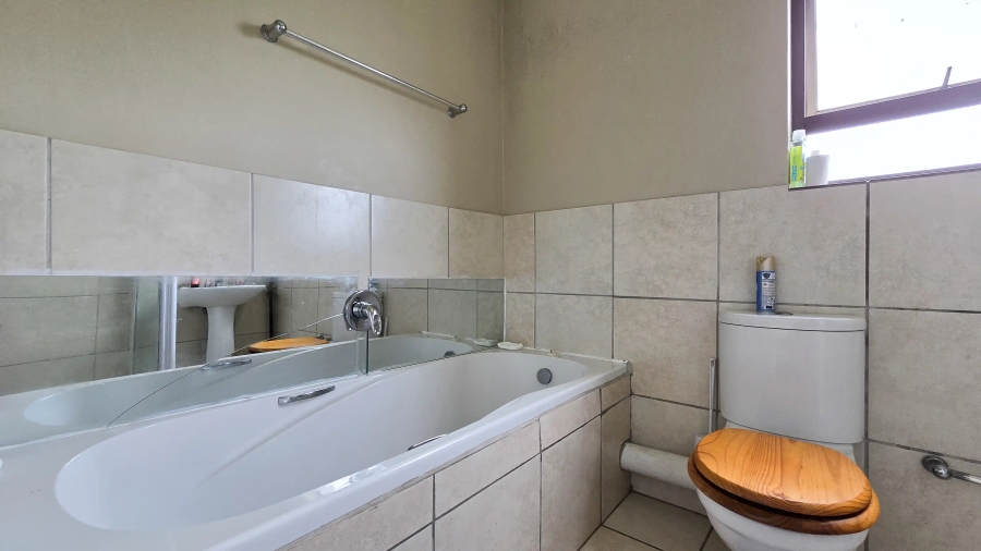 2 Bedroom Property for Sale in Nahoon Valley Park Eastern Cape